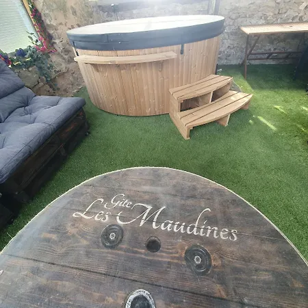 Les Maudines Nyaraló Baugé