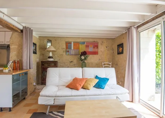 Les Maudines Feriehus Baugé